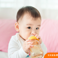 寶寶要喝水嗎？長輩真心覺得要，就讓兒科醫師給個專業說法！