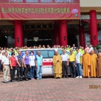 德山禪寺熱心公益捐贈救護車 消防局長李清秀代表受贈