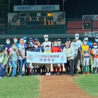統一獅回饋臺南三級棒球 黃偉哲市長與小球員同樂