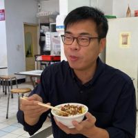 快新聞／「高雄肉燥飯最強！」 陳其邁引戰黃偉哲：台南的還好