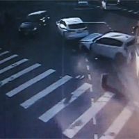 台中電動公車疑煞車失靈 連撞5車釀5傷