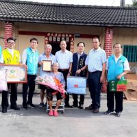 學甲區代理區長王文波代表台南市長黃偉哲拜訪2位百歲人瑞