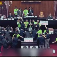 疫情神預言！ 台灣活屍喜劇片"逃出立法院"