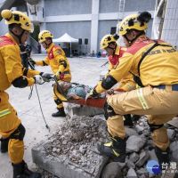 用高科技提升訓練效率　竹市消防首創「MR實境」救災場景　