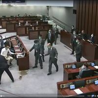 快新聞／曾潑穢物干擾國歌法審議 香港前議員朱凱迪等3人遭逮
