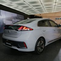 線上購車好便利！小改款Hyundai Ioniq發表！