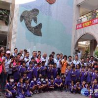 東平國小「鯉魚躍龍門」生態池啟用　提供學子優質學習環境
