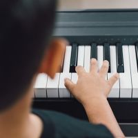 音樂可以幫助孩子學習 不僅提升注意力同時也幫助記憶
