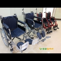 幸福基金助貧病　南山捐贈110台輪椅
