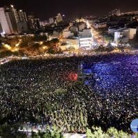 台南浪漫情歌夜人氣爆表　10萬樂迷嗨翻市政中心廣場