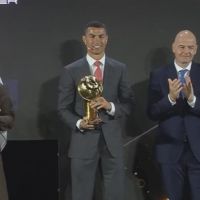 2020環球足球獎 C羅獲世紀最佳球員獎
