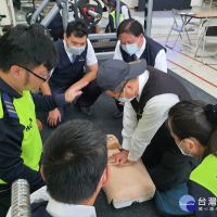 培訓行動急救員　竹縣消防辦小黃運將CPR訓練