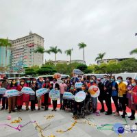 彰化小型復康巴士聯合捐贈啟用　發揚大愛助身障