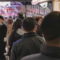 心驚! 日本零售店開幕人潮擠到凌晨 直擊防疫鬆散