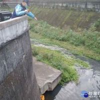 天婦羅工廠廢水排放五股坑溪　新北環保局開罰