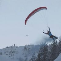 極限飛行大挑戰 貼地延滑雪坡逆高速飛行