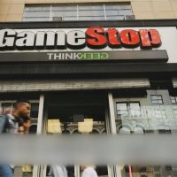 GameStop股價新高 散戶遭限制交易引爭議