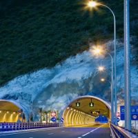 飛利浦智慧永續照明系統大幅改善隧道視差　點亮行車安全回家路