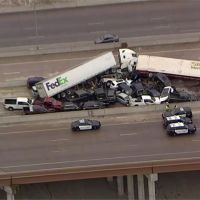 德州連環車禍波及130車 至少6死逾60傷