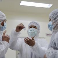 參訪國內疫苗研發製造公司　賴清德盼台打造疫苗護國神山