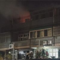 苗栗三山國王廟後民宅昨晚大火 延燒隔壁透天