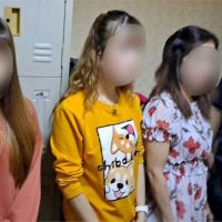 警突擊小吃部查獲3越南女子 突然消失躲進密室