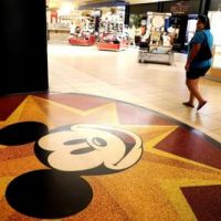 迪士尼關閉60多家北美商店，轉向電子商務業務