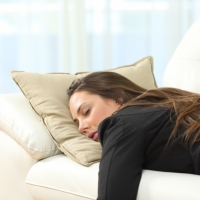 【檢測】你或枕邊人有「睡眠呼吸中止」的問題嗎？耳鼻喉科醫師親傳：如何治療與改善