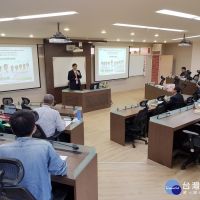 長榮大學博士班邀王正坤醫師　講授競爭優勢與企業網路知名度