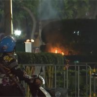 泰國上千人示威 大皇宮附近爆警民衝突
