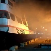前鎮漁港漁船竄火 疏散21人幸無人傷