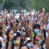 緬甸示威已557死　民眾發動復活彩蛋遊行