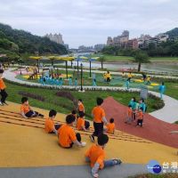 灣潭兒童遊戲場開放　營造老少共遊共樂水岸新樂園