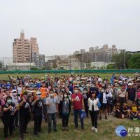 中市手擲機飛行競賽　360名學生同場競技