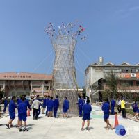 抗旱激發靈感　台中日南國中師生以竹片紗網搭建集水塔