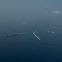 美軍宣布 羅斯福號航母及馬金島兩棲群今起於南海聯合巡弋