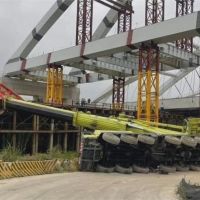 捷運三鶯線工程大型吊車翻覆 幸無人員傷亡
