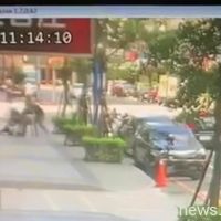 【有片】疑債務糾紛 中壢區3歹徒當街毆打男子強押上車