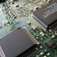 歐盟晶片短缺恐成國安問題 擬鉅額補貼台積電、三星、Intel設廠做半導體