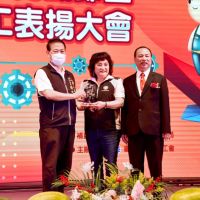 慶祝五一勞動節 盧市長表揚勞工