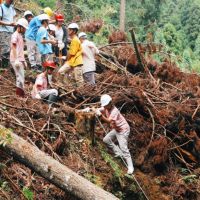 認識保護森林理念　竹縣竹東國中學生走入山中體驗當木工設計師