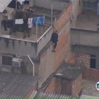 巴西警重裝攻堅毒販 槍戰包含1警共25死