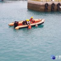 觀光季開跑　澎湖消防局辦水上救生演練提升海域遊憩安全