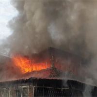 萬華民宅宮廟「頂加」凌晨火警 狂燒40坪4人獲救