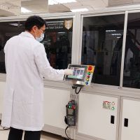PCR檢驗不塞車　新竹臺大分院引進高通量全自動新冠病毒核酸檢測系統