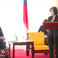 蔡英文接見美參議員代表團：疫苗對台灣是及時雨