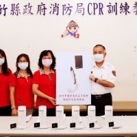 竹縣消防局添救護利器　竹市蘭馨捐贈6組影像式喉頭鏡守護民眾安全