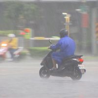 高屏地區豪雨特報　預估雨量達300毫米