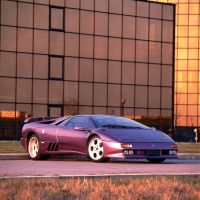 實力，詮釋非凡；傳奇，為夢想而生 Lamborghini V12 ，從經典到未來