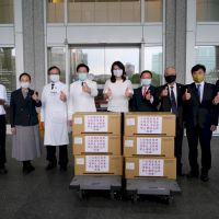 國民黨團捐2000件防護衣 台北慈濟醫院：持續守護醫護病患
